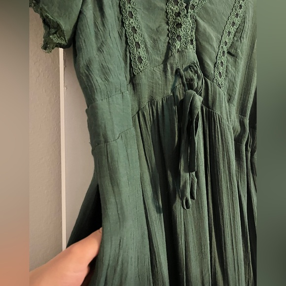 Beautiful Forest Green Maxi Dress - Picture 3 of 4